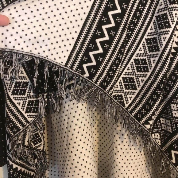 QUIKSILVER X-Small / Small Black White Open Cardigan Fringe Aztec Polka Dot Cozy - Picture 4 of 9